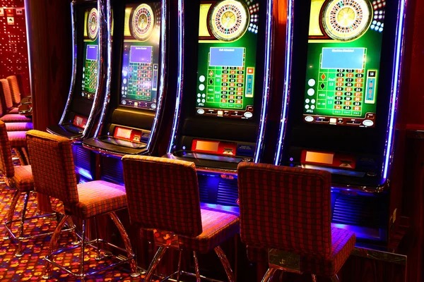 playslot app showing live casino tables with multiple camera angles